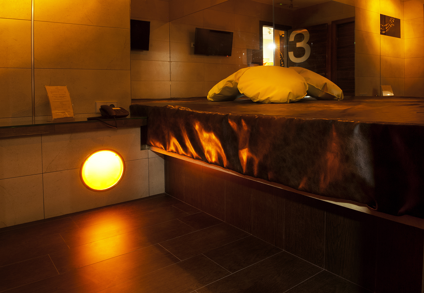 apricots-corsega252-escorts-barcelona-2 (1).jpg