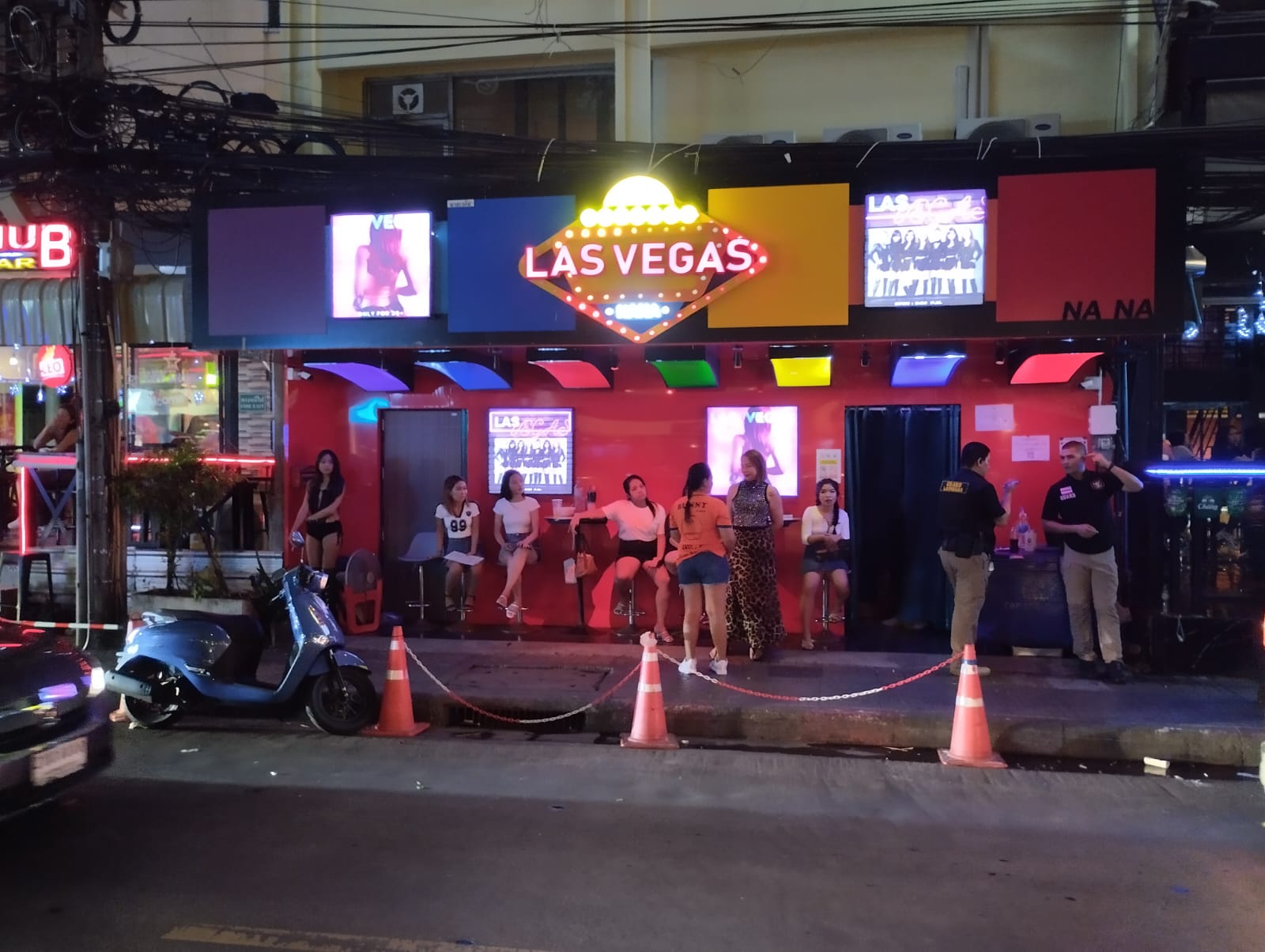 gogo las vegas soi nana bangkok.jpg