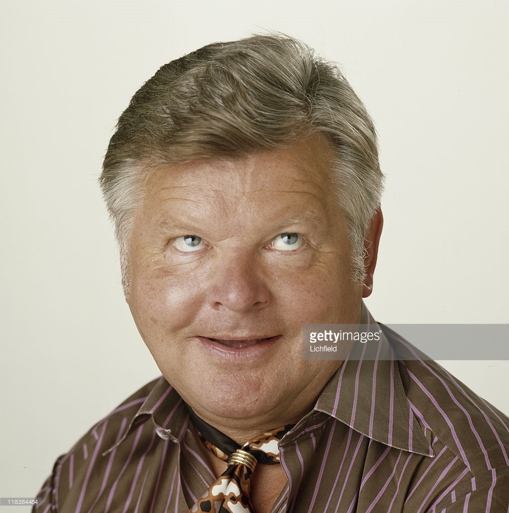 1508841784-benny-hill.jpg