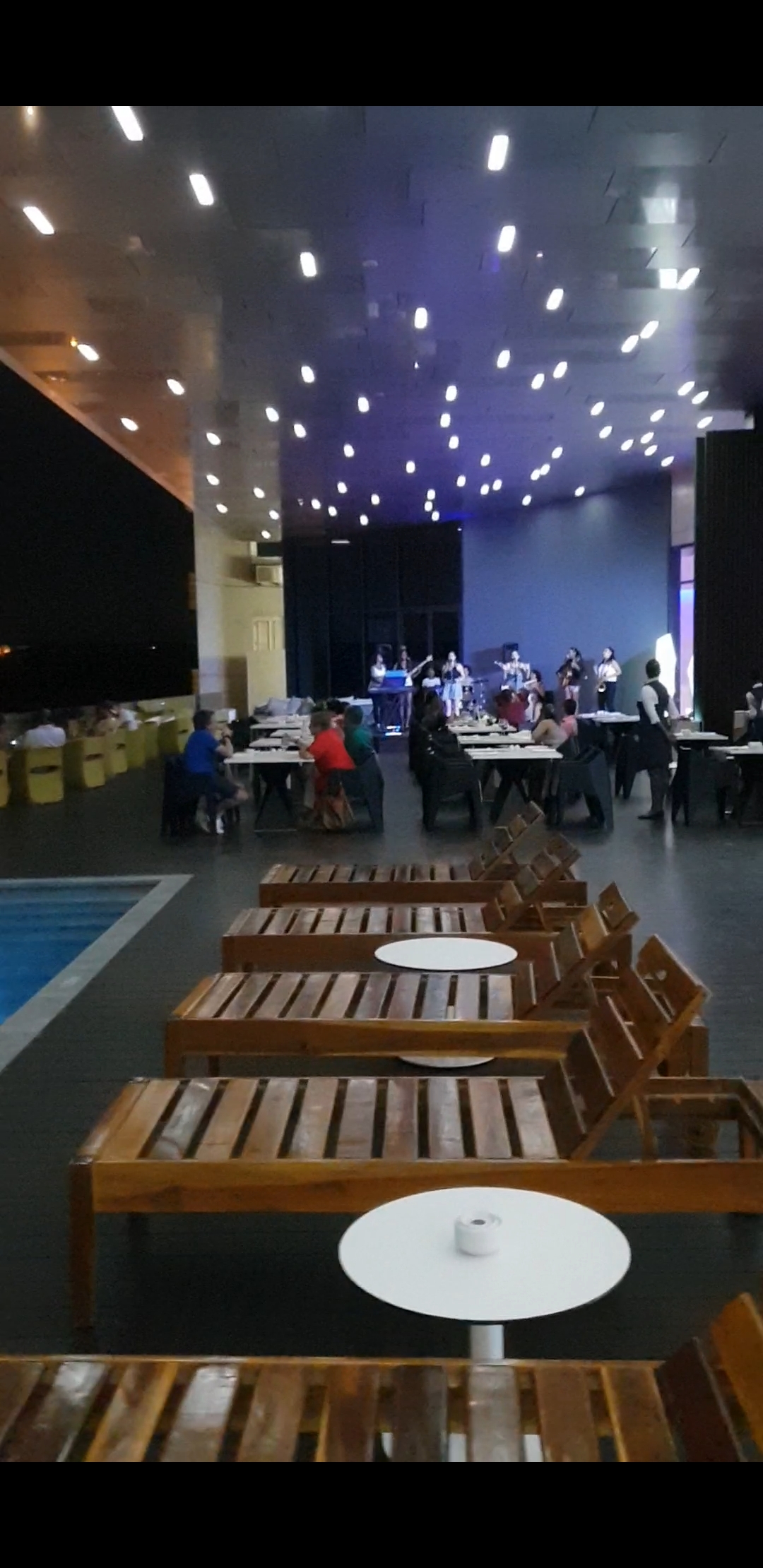 Screenshot_20181224-150746_Video Player.jpg