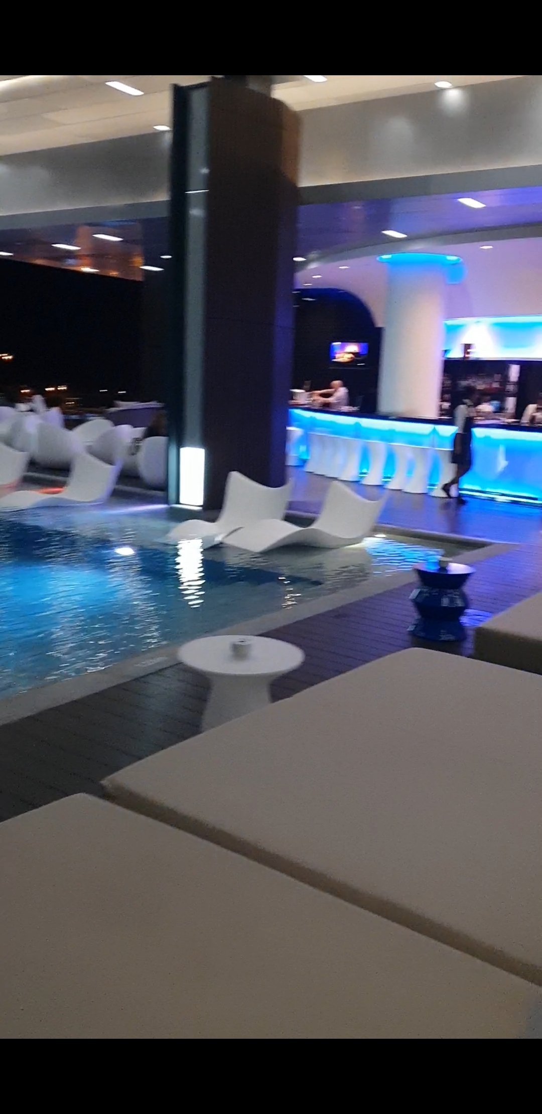 Screenshot_20181224-151119_Video Player.jpg