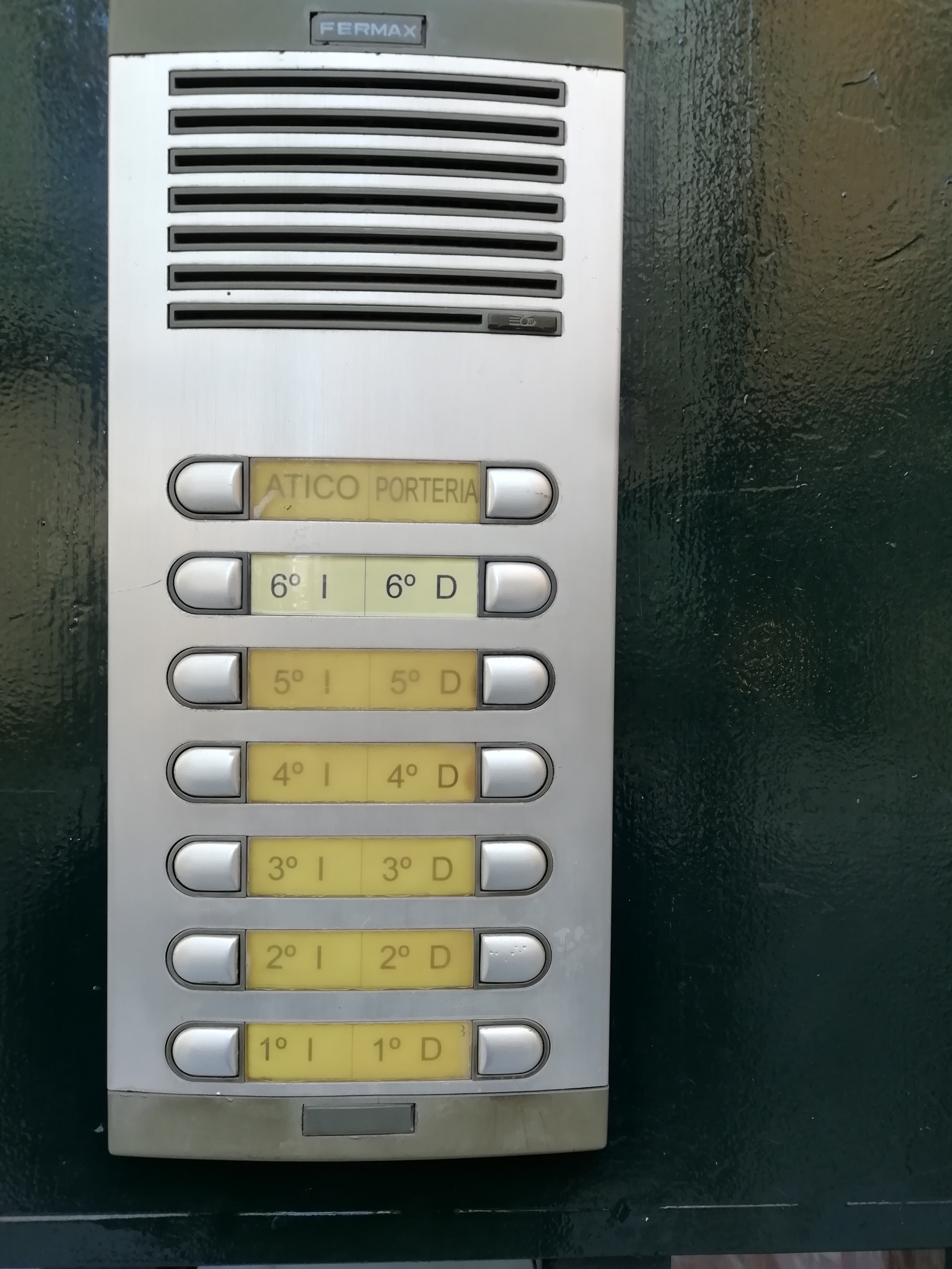 Citofono Lolas Calle del Teatro 32  suonare 2i .jpg